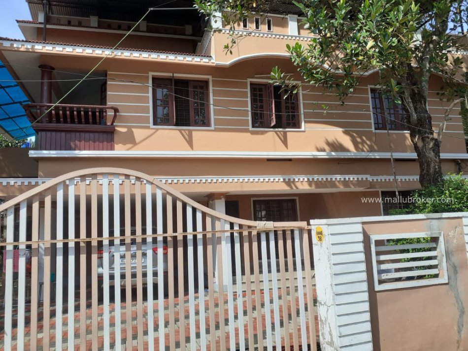 2 BHK House First Floor for Rent at Petta 