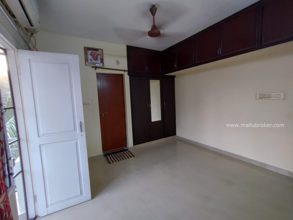 3bhk apartment for sale in thripunithara near pavamkulangara @42lacs