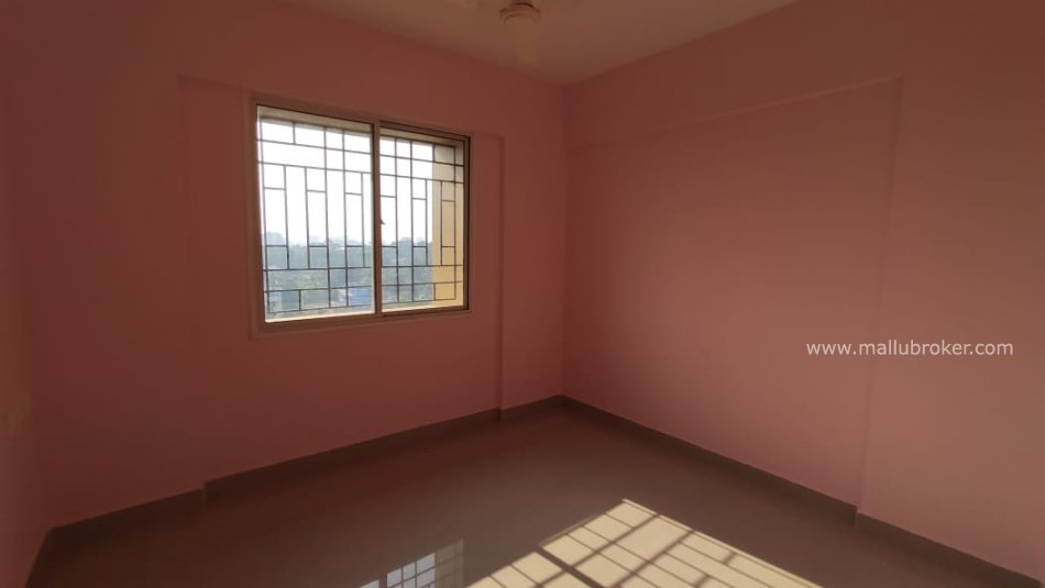 3BHK semi furnished Flat for rent in kakkanadu