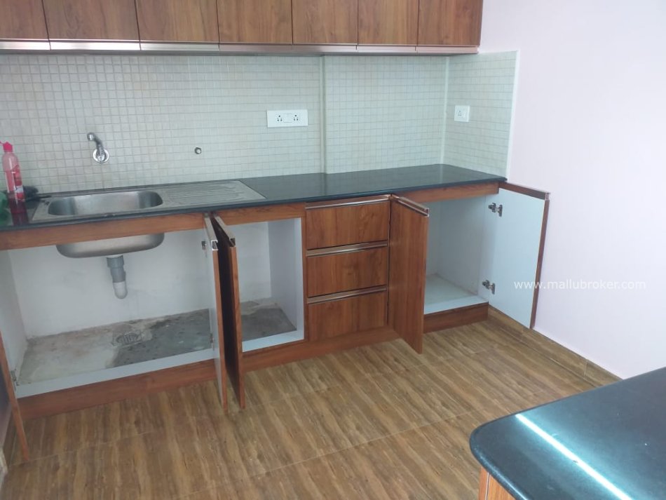 3BHK semi furnished Flat for rent in kakkanadu