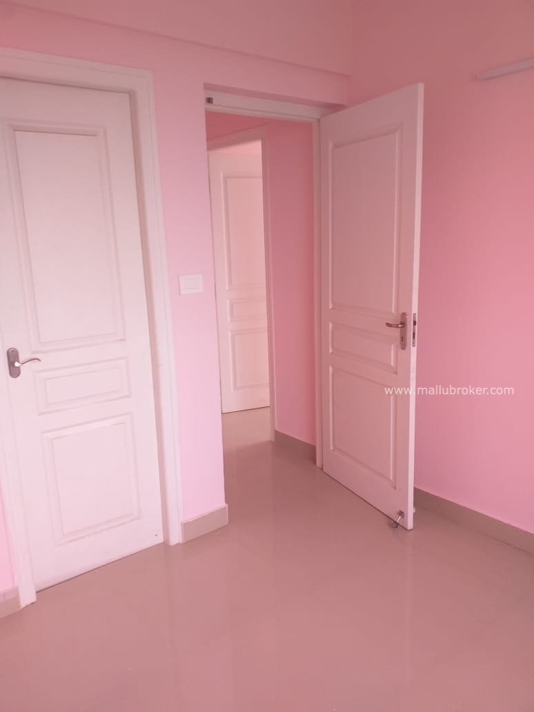 3BHK semi furnished Flat for rent in kakkanadu