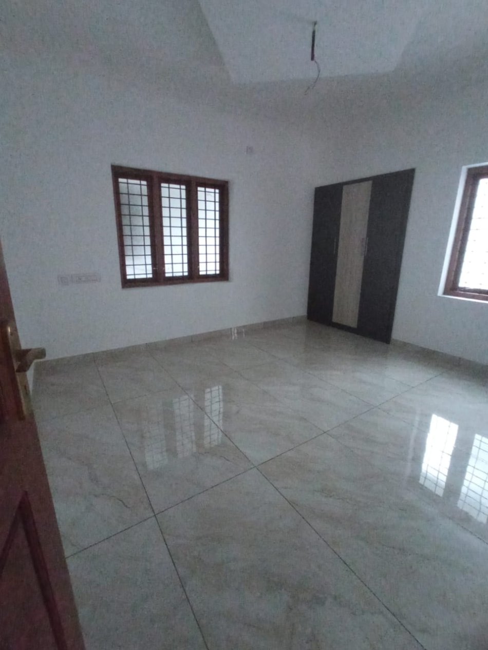 2 BHK APARTMENT FOR RENT AT KAKKANDU 12k RENT ONLY