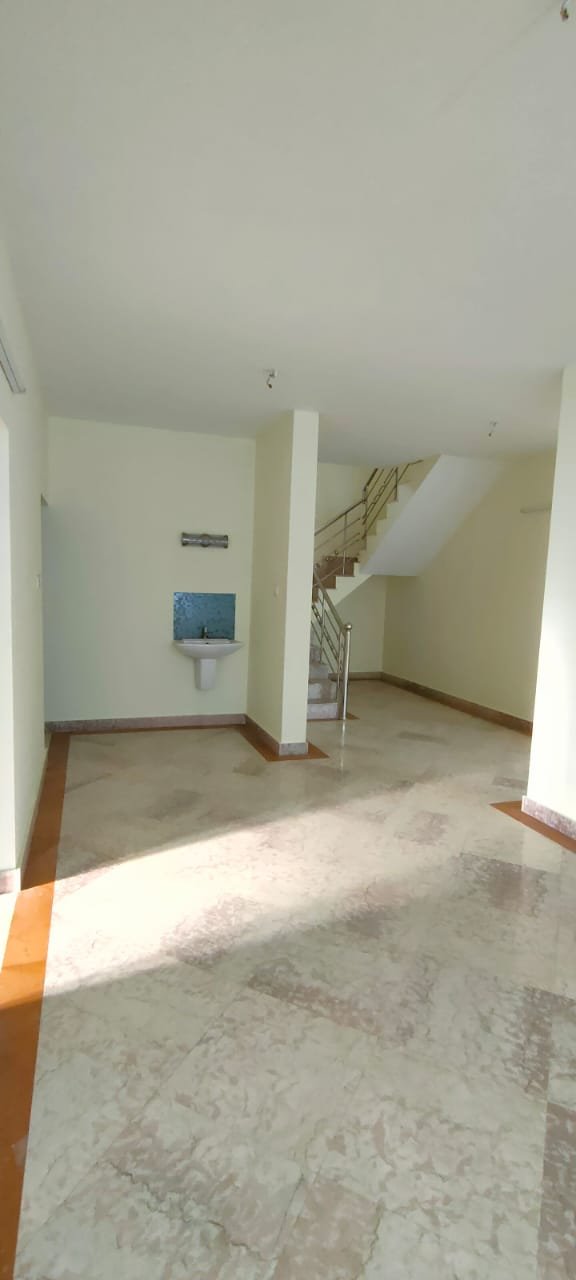 2  BHK VILLA GROUND FLOOR FOR RENT AT MARADU 10K ONLY