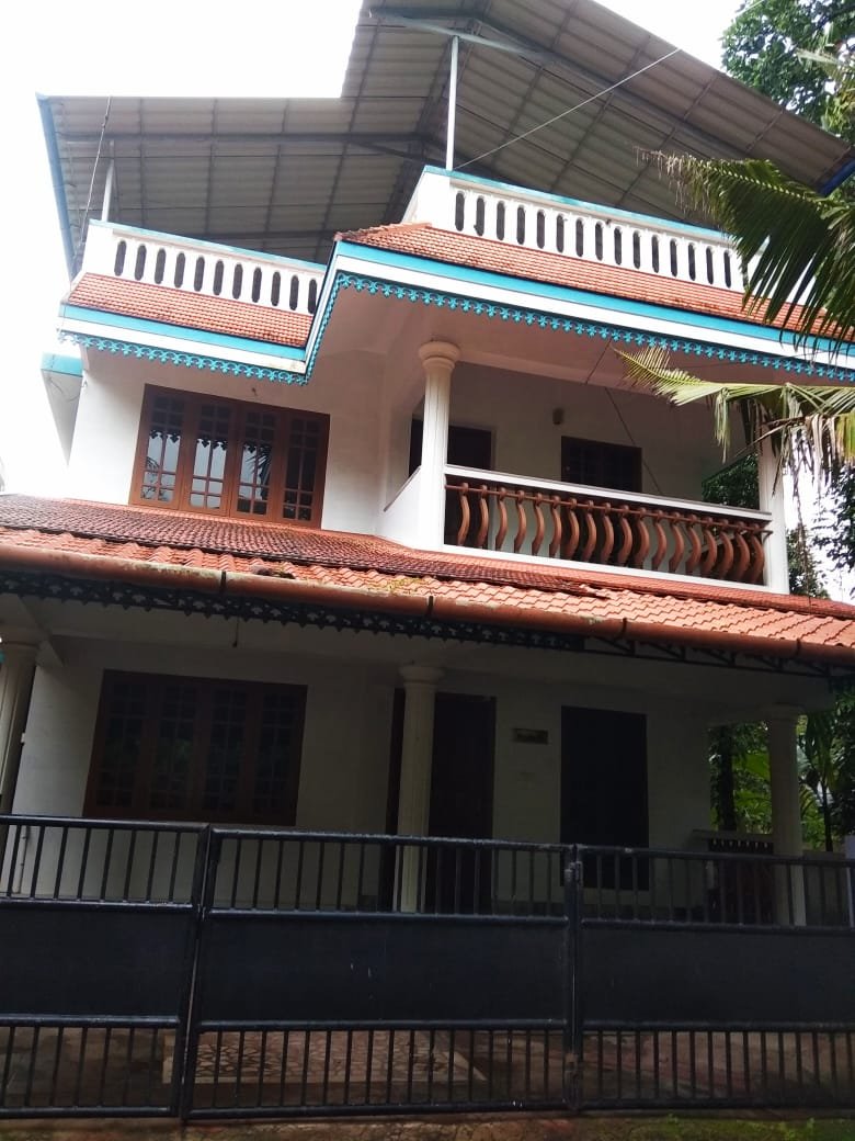 2 bhk house for rent at vennala(Bachelors) 18k