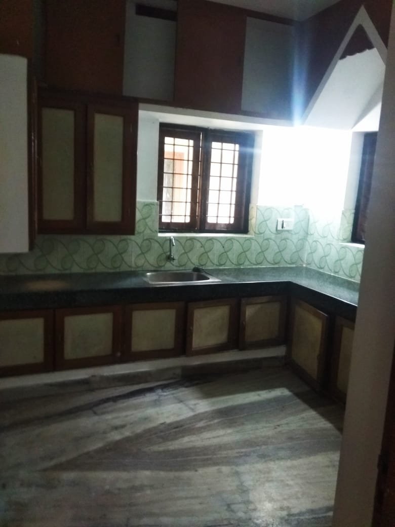 2 bhk house for rent at vennala(Bachelors) 18k