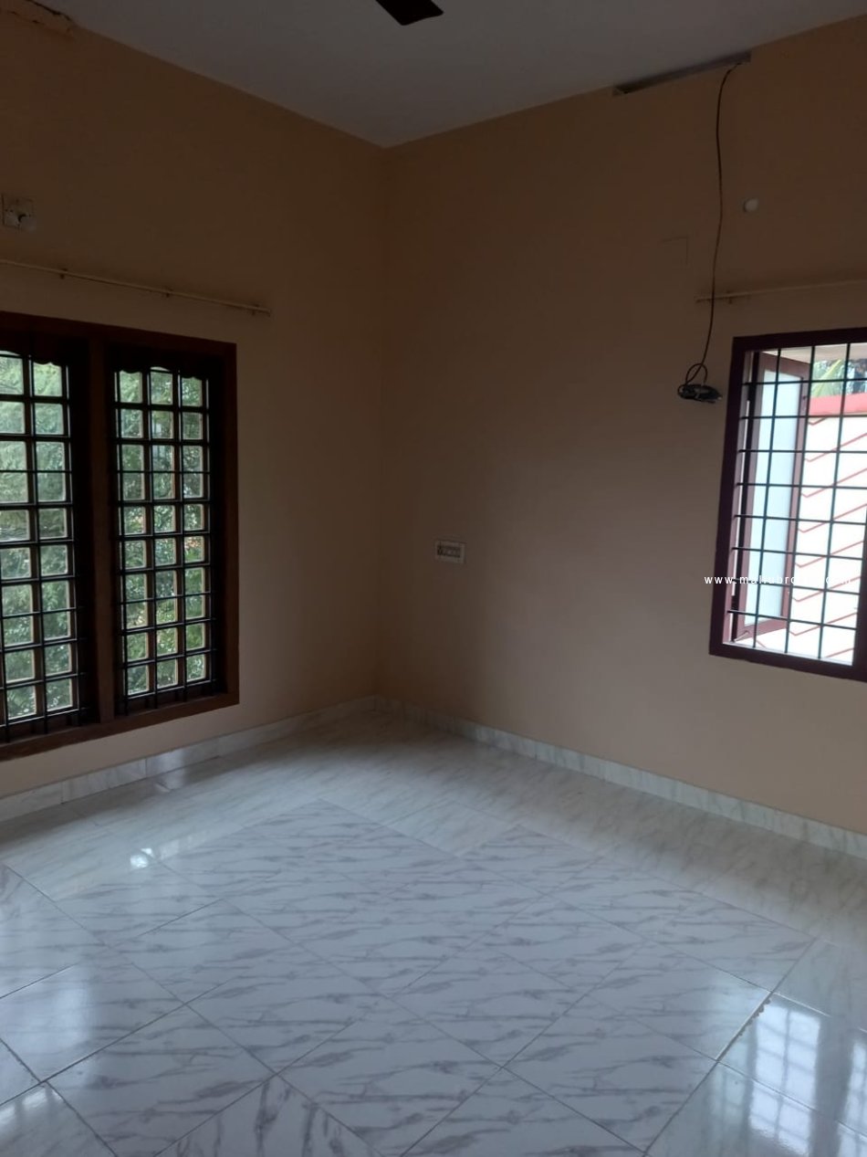 2 bhk apartment for rent at vazhakala